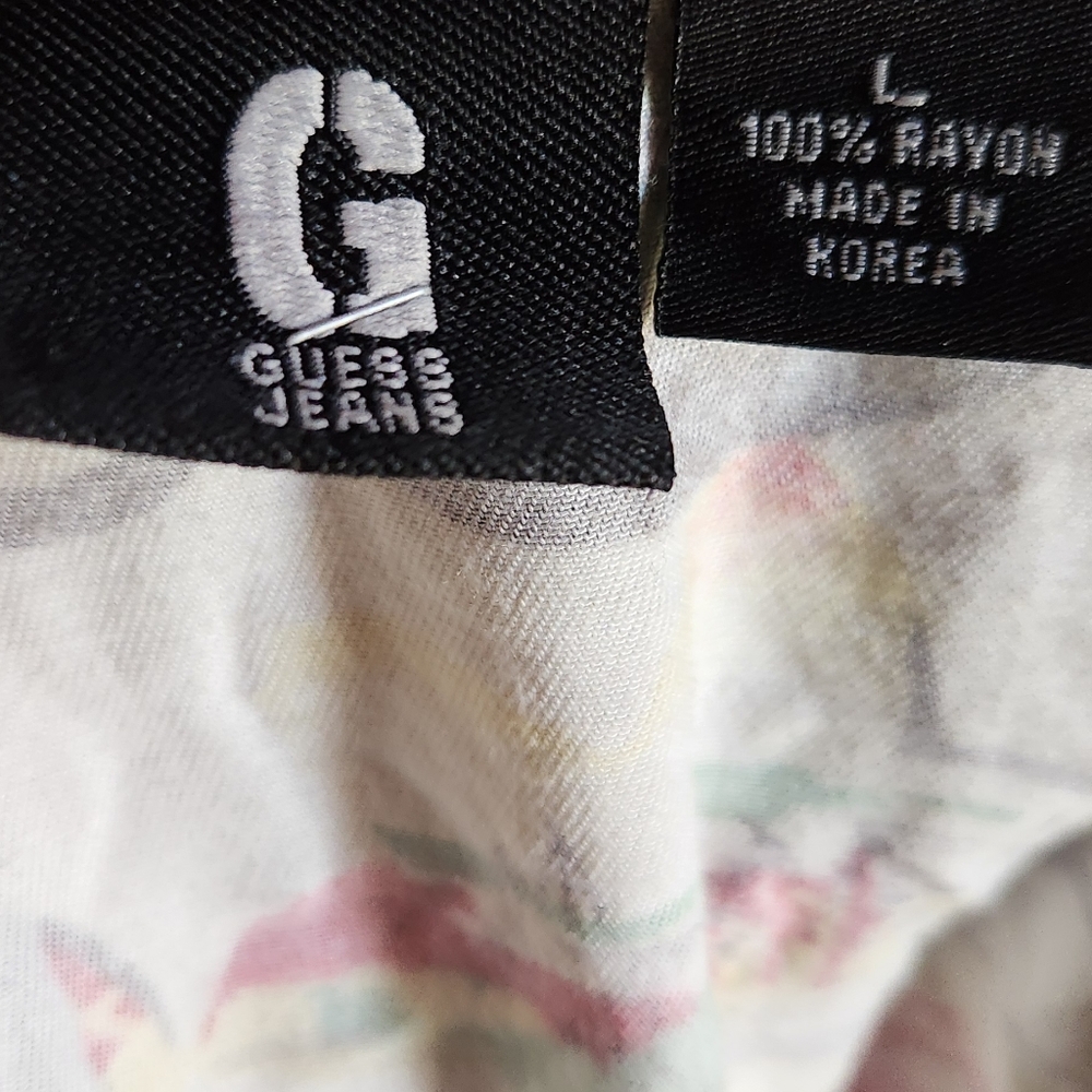 VTG GUESS  button down. - Picture 5 of 6